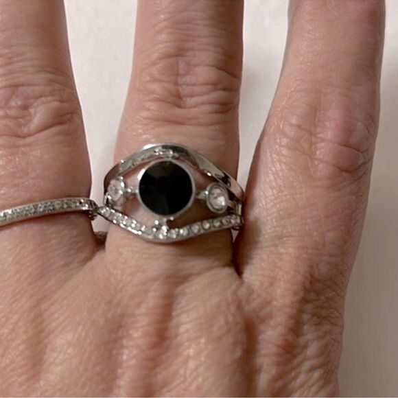 Silver Tone Black Rhinestone Expanding Ring - Picture 2 of 8